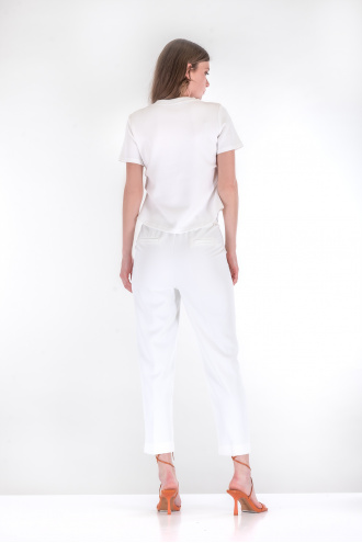 Дамски панталон в бяло с басти и ластик в кръста