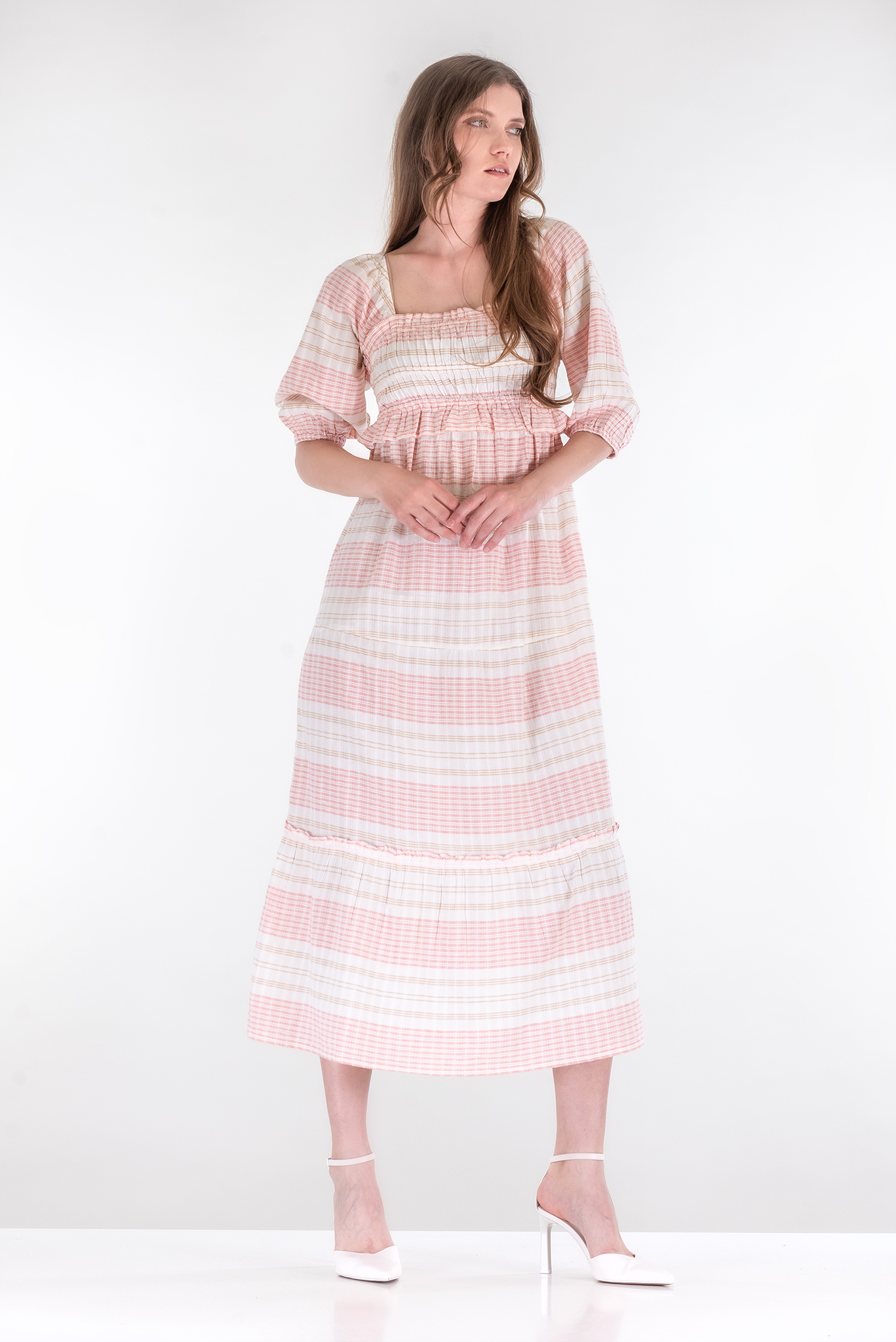 Дълга рокля от памук в цвят екрю с розово и бежово каре