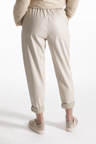 Дамски панталон от еко кожа в светлобежово с ластик и връзки