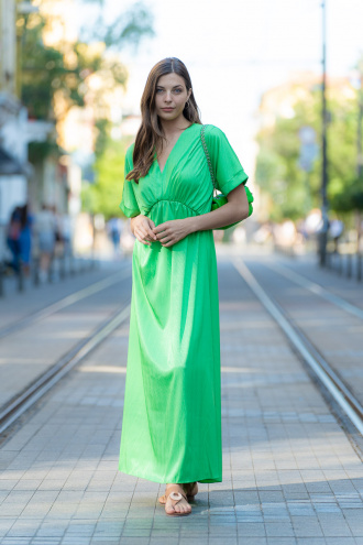 Дълга сатенирана рокля в зелено