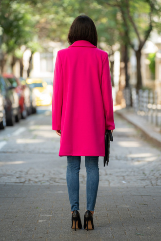 Дамско палто в цикламено розово с цветна сатенирана подплата
