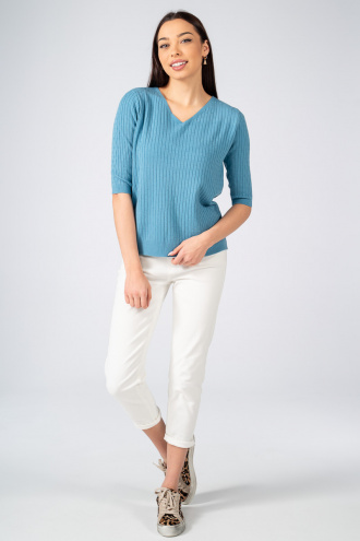 Дамска блуза от фино плетиво в синьо с 3/4 ръкав и релефни черти