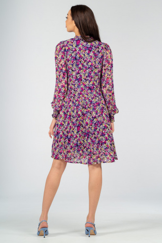 Ефирна рокля в лилаво с многоцветен флорален принт