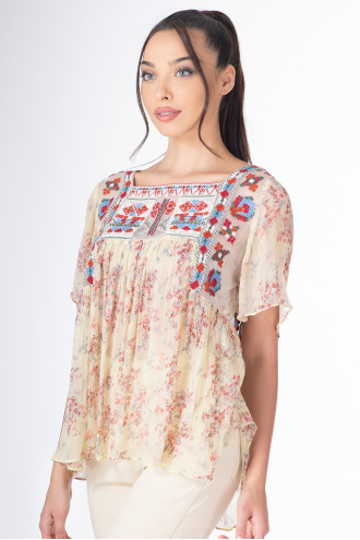 Дамска ефирна блуза в цвят екрю с индийски принт