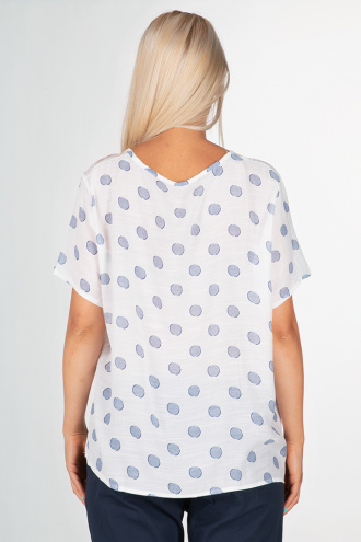 Ефирна блуза от лека материя с платка от дантела и точки