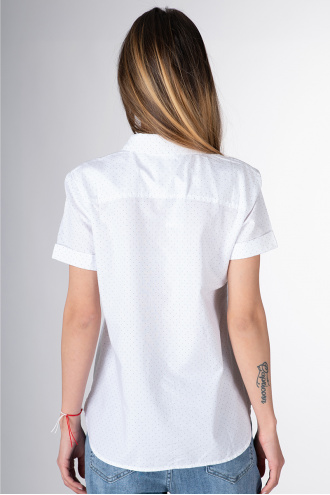 Дамска риза в бяло на ситни точки