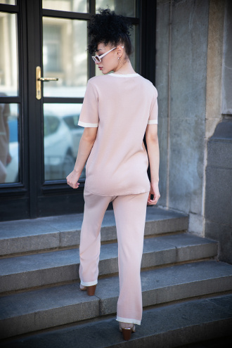 Дамски комплект от фино плетиво в светлокафяво с блуза и панталон