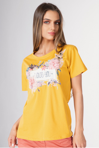 Дамска тениска в горчица с надпис и 3D щампа