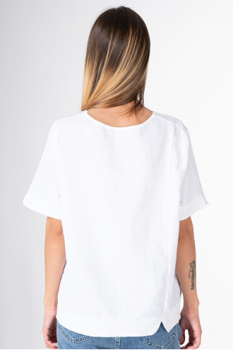 Дамска блуза в бяло с принт кокичета в саксии