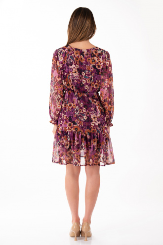 Къса рокля от шифон в лилаво с принт цветя