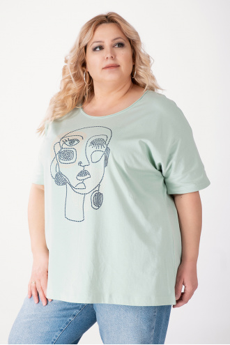МАКСИ тениска в ментово зелено с принт абстрактни лица от точки