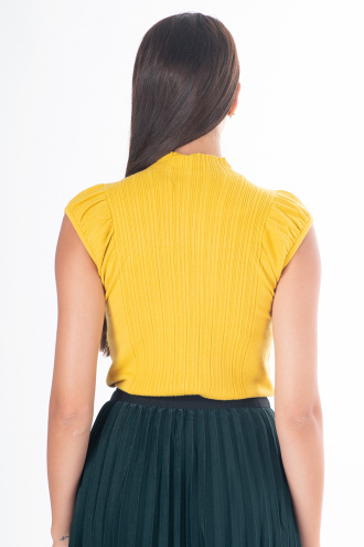 Дамска блуза полуполо от фино плетиво в жълто