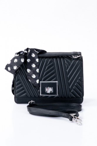Малка дамска чанта в черно със сатенена панделка
