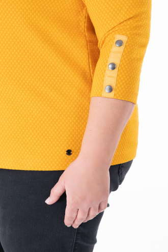 МАКСИ блуза в жълто със 7/8 ръкав и релефна материя