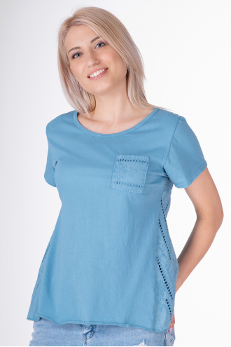 Дамска блуза в синьо с ефектен гръб