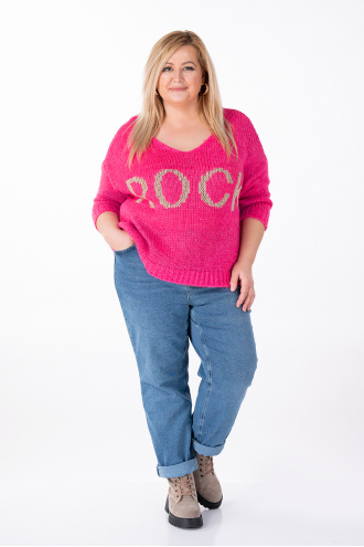 МАКСИ пуловер от едро плетиво в цикламено розово със златист надпис