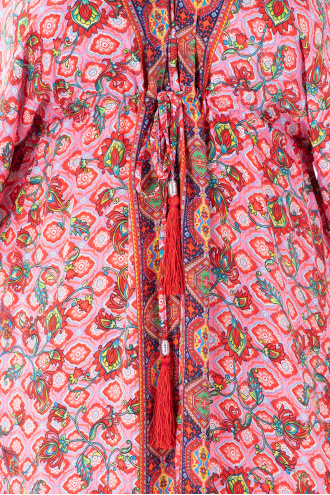 МАКСИ дълга рокля от коприна в розово с цветен етно принт