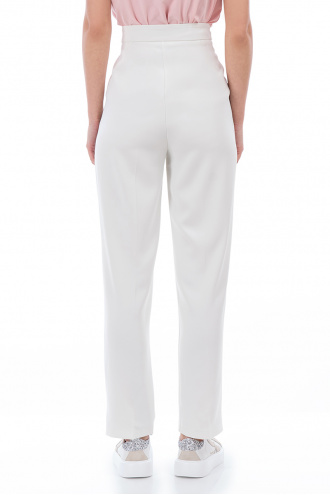 Дамски елегантен панталон в бяло с италиански джоб и басти