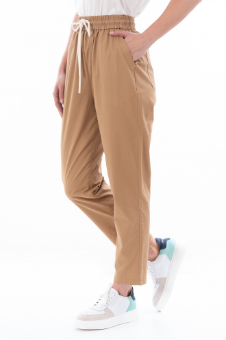 Дамски спортно-елегантен панталон от памук в бежово с ластик и връзка