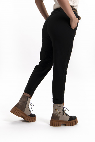 Дамски панталон от плътен памук в черно с ластик в талията и цветен колан