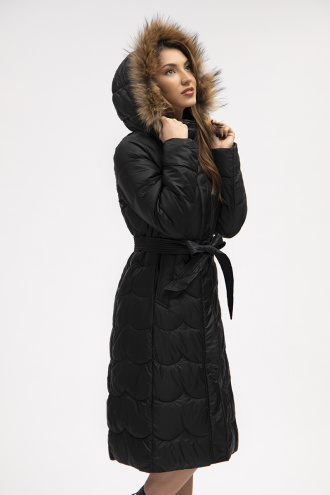 Дамско дълго яке в черно с качулка с естествен пух и допълнителен колан