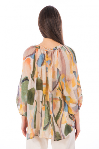 Дамска блуза в бежово от фина материя с цветен акварелен принт