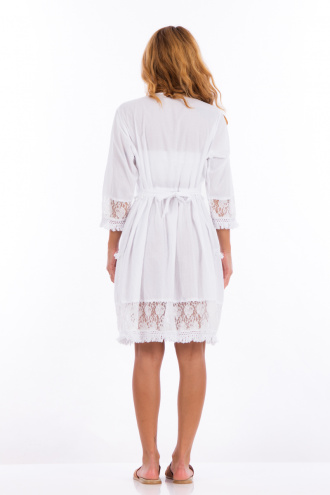 Къса етно рокля от памук в бяло с рязана дантела и бродерия