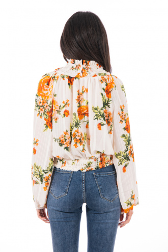 Дамска блуза в бяло с ластик по деколтето и долу, принт оранжеви цветя