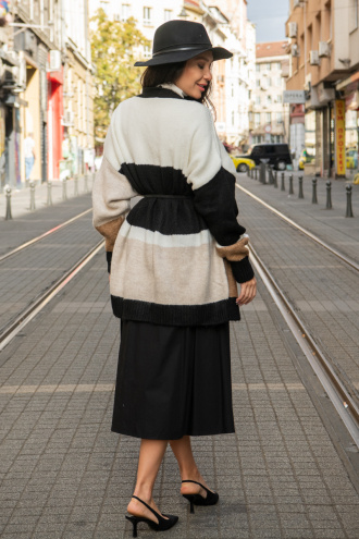 Дамска плетена оувърсайз жилетка в черно, бяло и бежово