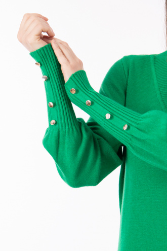 Дамски пуловер в зелено с копчета в края на ръкава