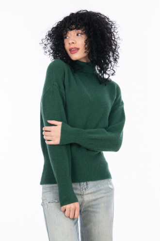 Дамски пуловер в зелено с поло яка