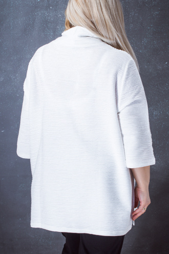 МАКСИ блуза от релефно трико в бяло
