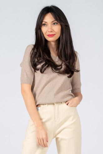 Дамска блуза от фино плетиво в цвят капучино с остро деколте и нишка ламе