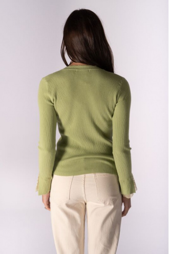 Дамска блуза в светлозелено от фино плетиво с ефектни ръкави