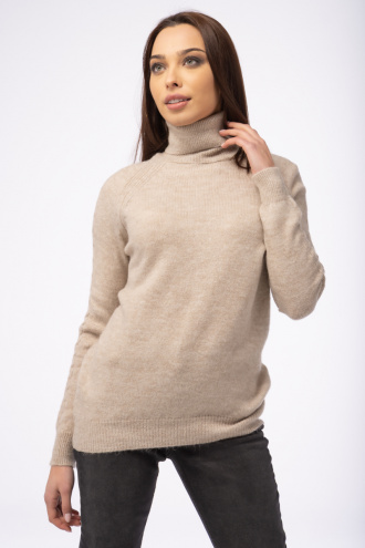 Дамски мек пуловер в бежово с поло яка и плитка на ръкава