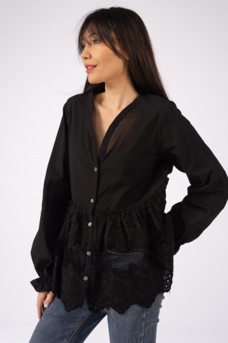 Дамска блуза в черно с рязана бродерия и копчета