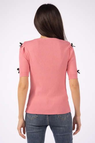 Дамска блуза в розово с 3D черни панделки с камъни