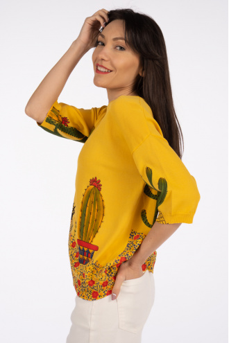 Дамска блуза в жълто с рисунка на кактуси