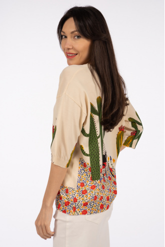 Дамска блуза в бежово с рисунка на кактуси