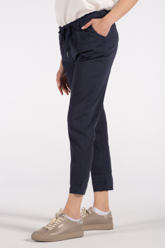 Дамски спортен панталон от памук в тъмносиньо с връзка и ластик на талията