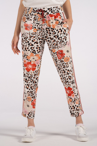 Дамски широк панталон в цвят екрю с петнист принт и цветя