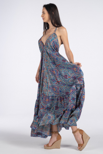 Дълга рокля от коприна в синьо с гол гръб и цветен етно принт