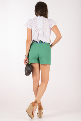 Дамски къси панталони от памук в зелено с цветен колан