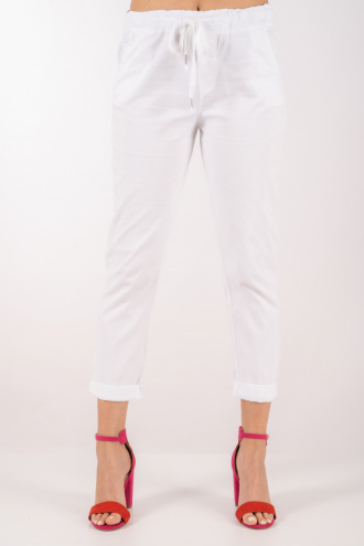 Дамски спортен панталон от памук в бяло с връзка и ластик на талията