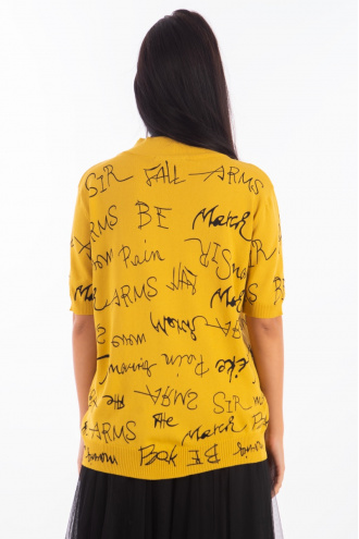 Дамска блуза от фино плетиво в жълто с принт надписи