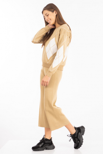 Дамски комплект от фино плетиво в бежово с блуза и панталон