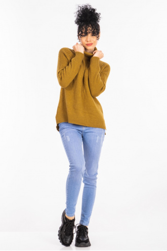 Дамски пуловер от едро плетиво в цвят тютюн с поло яка
