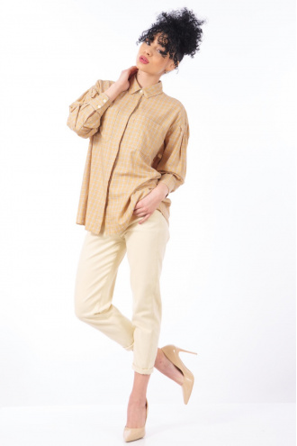 Дамска широка риза от памук в тютюнев цвят с принт каре