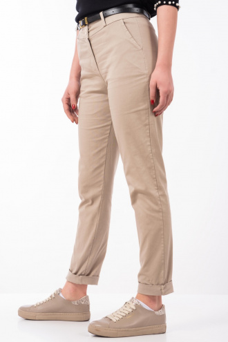 Дамски панталон от памук в бежово с италиански джоб и кожен колан