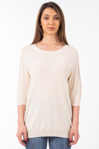 Дамска блуза от фино плетиво в цвят екрю с лента ламе на ръкава